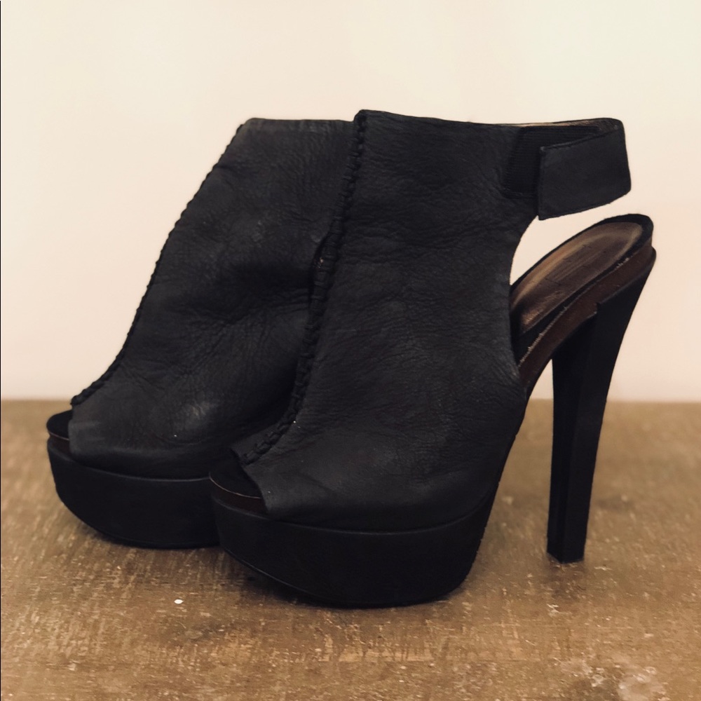 Pelle Moda Peep-toe Booties
